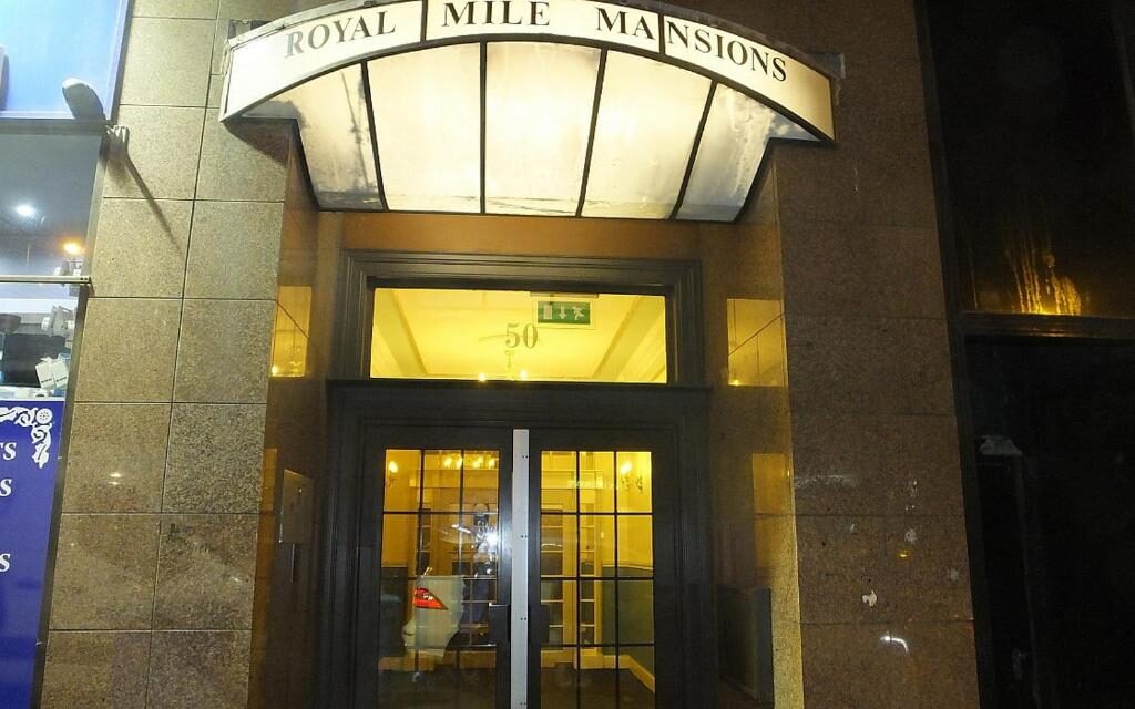 Royal Mile Mansions entrance