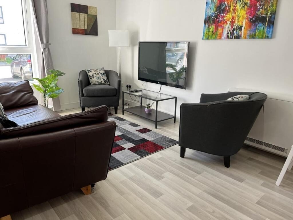 Silverknowes 2-bed apartment, Edinburgh EH4